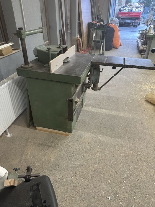 Продавам щрайхмус и фреза Родопи