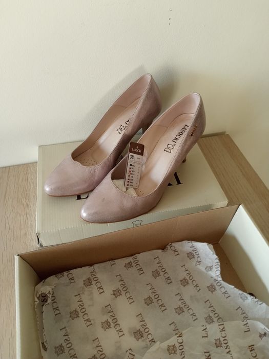 Дамски официални обувки 38 номер.