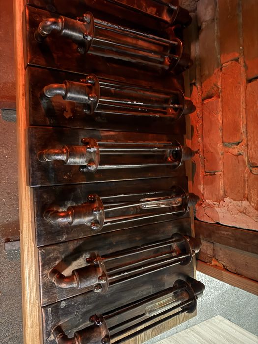 Aplice si plafoniere stil industrial din metal si cupru