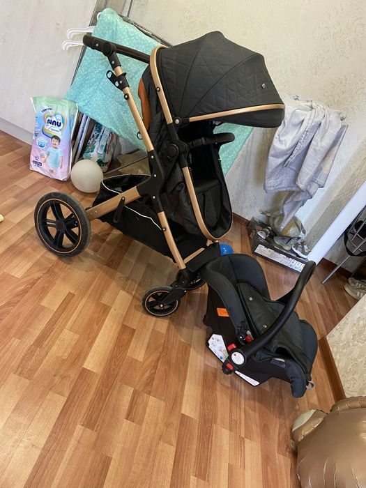 Продам каляску пользовались раз 5
