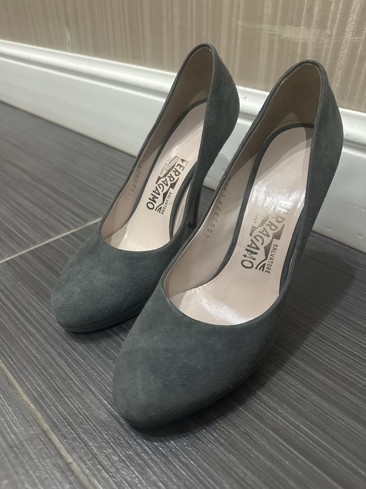 Туфли ferragamo , замшевые .