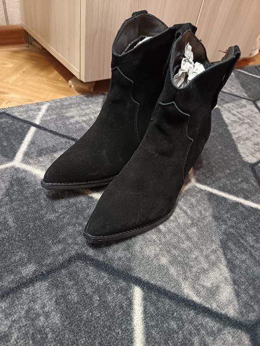 Продам обувь. Новые полусапожки.