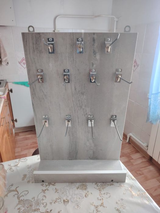 Продам полку для аксессуаров