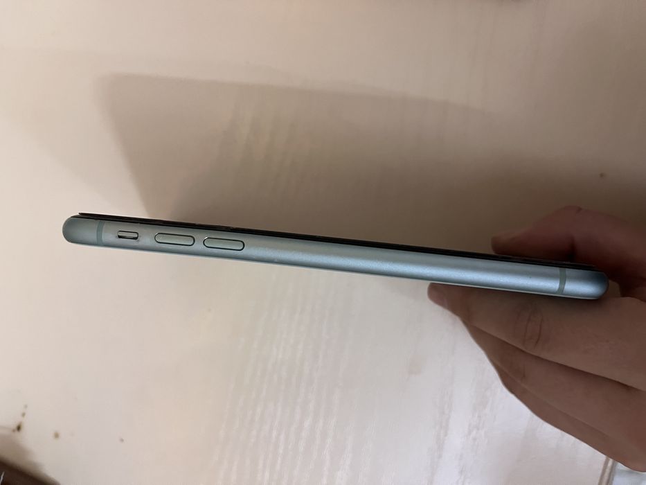 iPhone 11 128 гб зеленный,белый