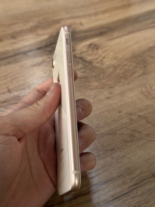 iPhone 8 64gb (Золотистый)