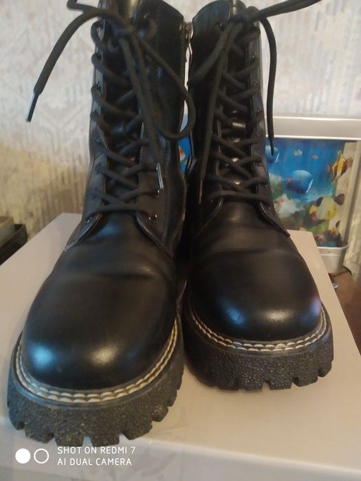 Продам кожаные осенние ботинки