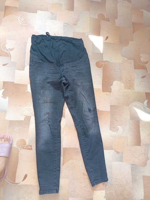 Вещи для беременных и кормящих.