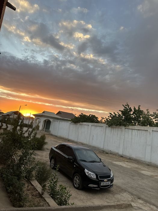 Автомобиль Некси 3