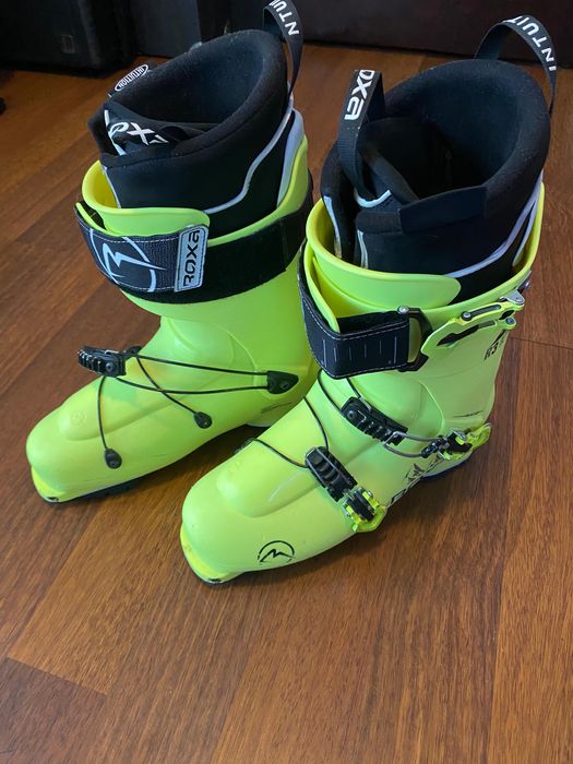 Clapari Roxa, pentru  ski de tura, foarte putin folositi.