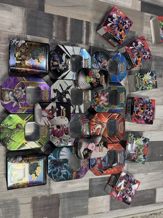 Pokemon карти, кутии, стикери и много други