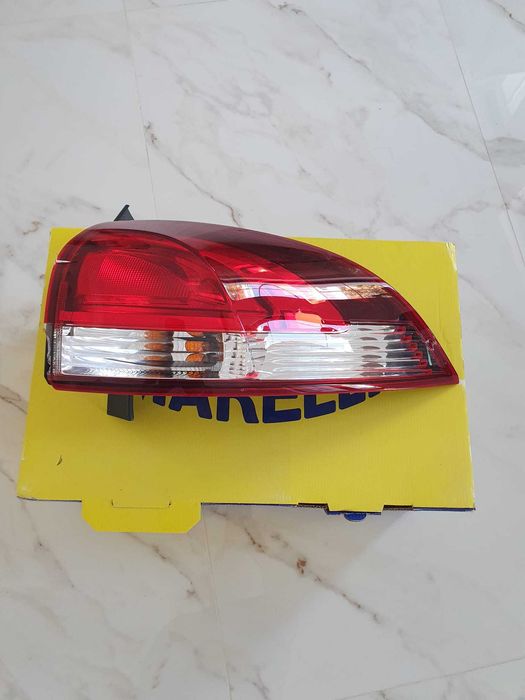 Lampa Spate dreapta exterior Renault Clio IV ( 4 ) MIC DEFECT
