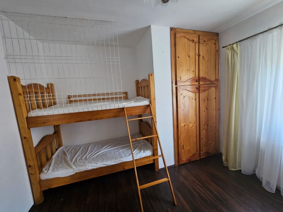Inchiriez apartament cu 2 camere + living