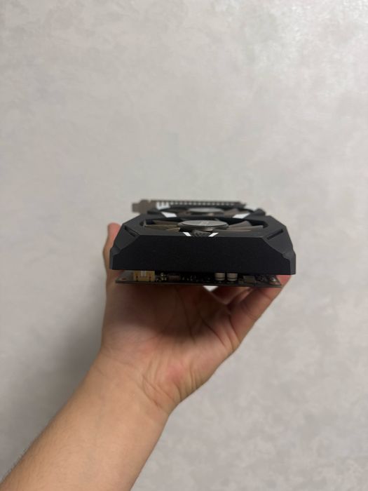 Продаю игровую видеокарту