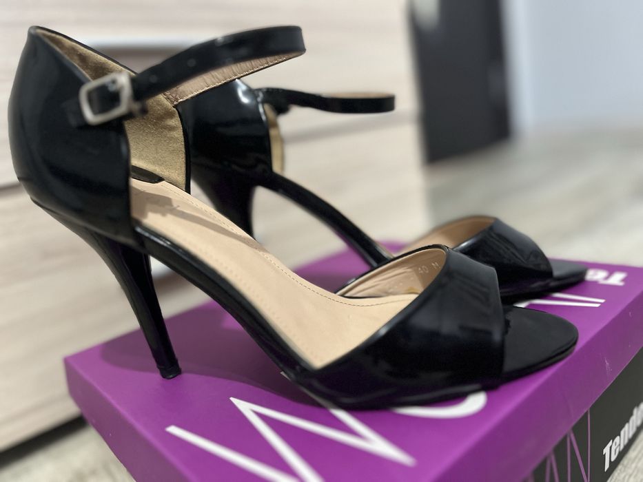 Дамски обувки на ток