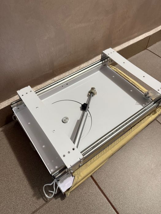 Дъска за гладене с изтеглящ механизъм