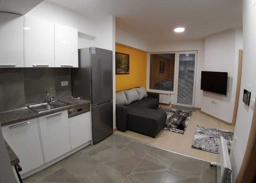 Двустаен имот в кв.Банишора