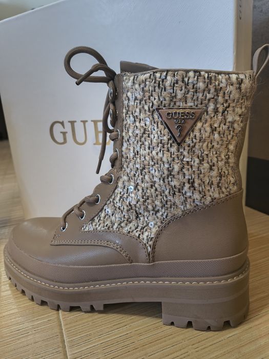 ЧИСТО НОВИ дамски боти на Guess
