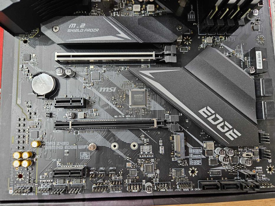 MSI MPG Z490 GAMING EDGE WIFI + Intel Core i5 10600K MB + CPU