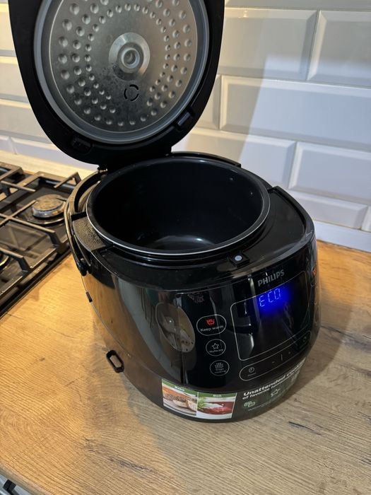 Multicooker Philips HD4749/70, 1070 W, 5 L, functie Slow-Cooker, 22 Programe automate, Negru