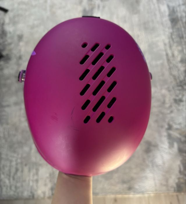 Шлем горнолыжный всесезонный на 5-8 лет