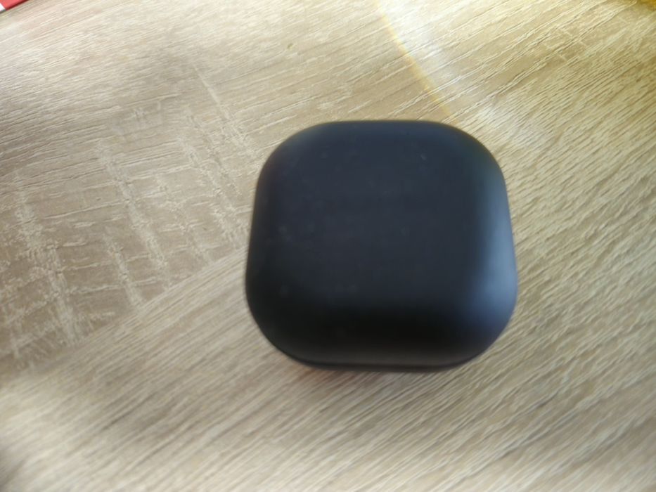 Продавам 3 модела  безжични слушалки ПЕРФЕКТНИ