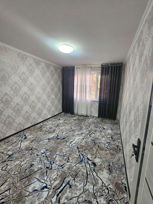 2 хоналик квартира 1-каватдан сотилади.Ор:Русалка 11-поликлиника