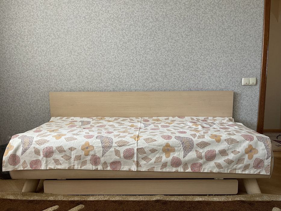 Продам спальный гарнитур