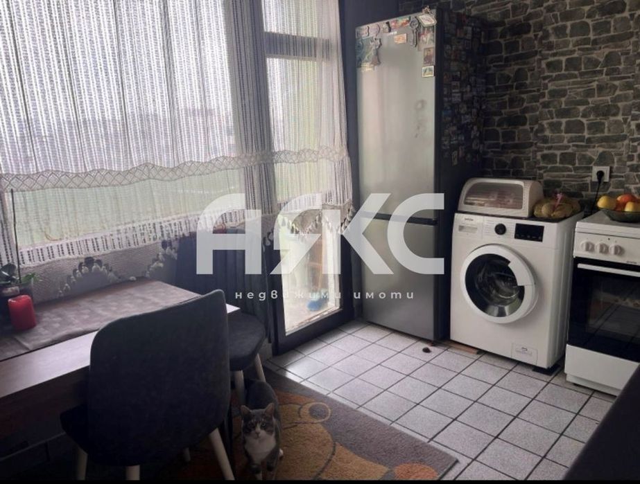 Трисатен апартамент в кв. Обеля 1 до МЕТРОСТАНЦИЯ