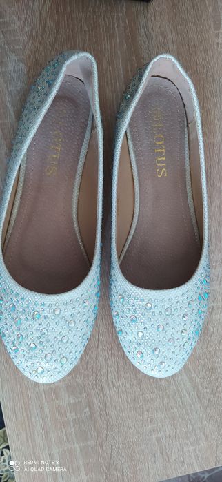 Новый белый балетка