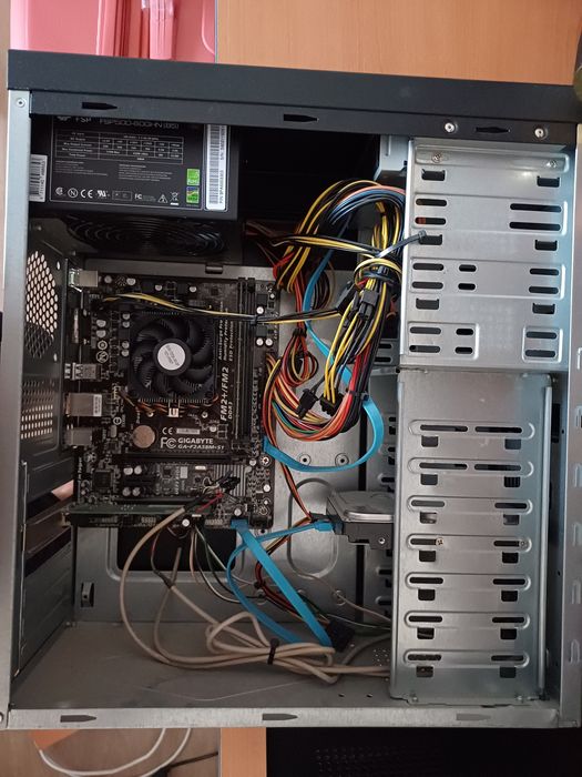 Компютър с монитор + телевизор