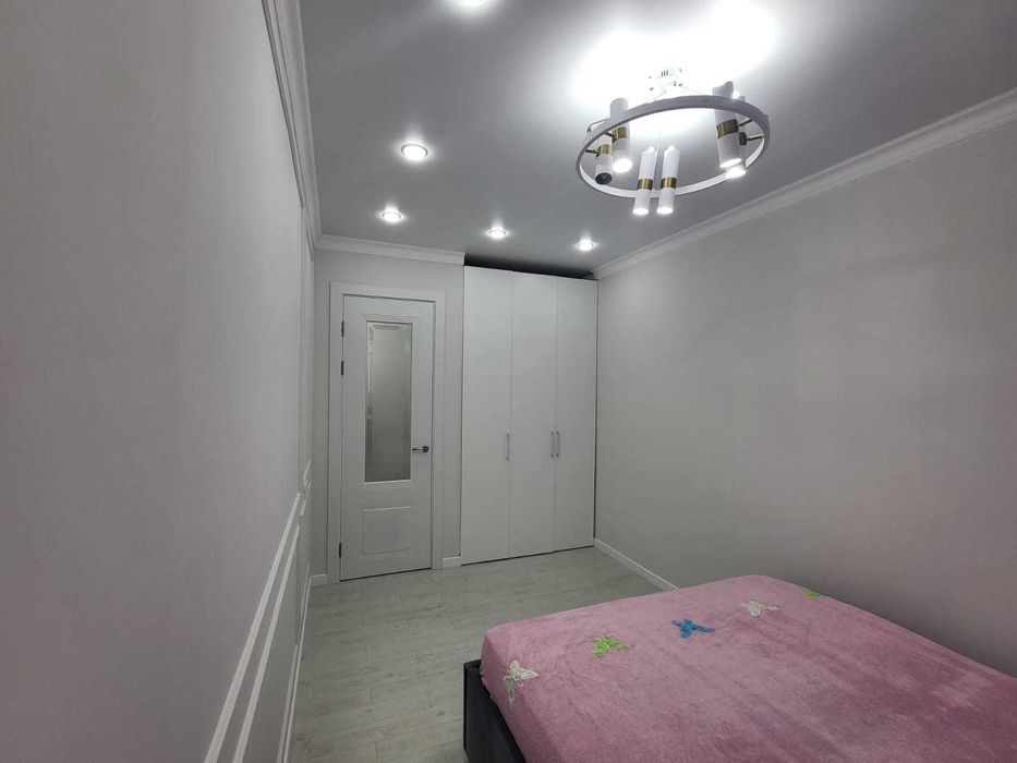 Шторы, люстры, бра