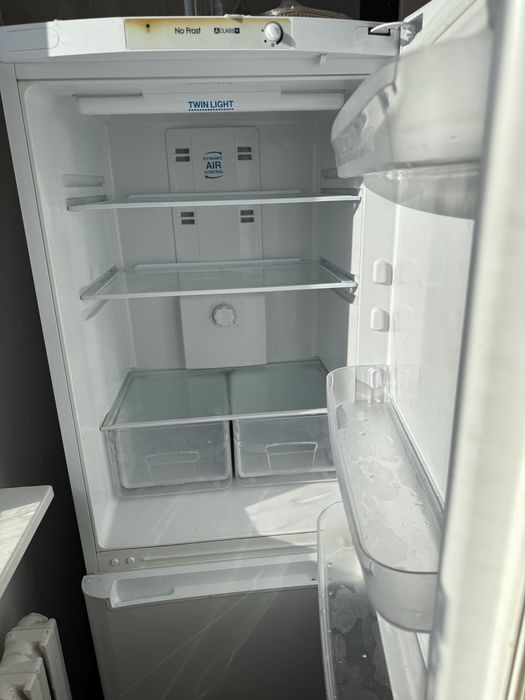 Холодильник б/у за 20тыс есть торг самовывоз