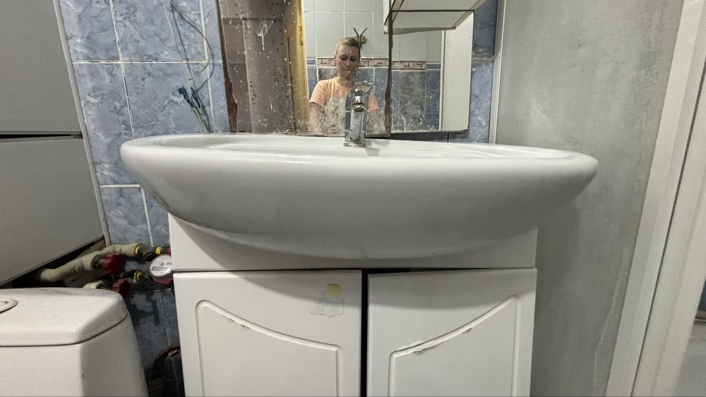 Раковина  , под тумбу размером 60 см