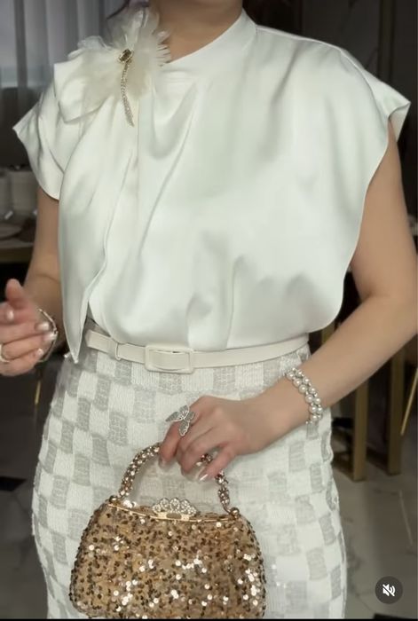 Той көйлегін сатамын