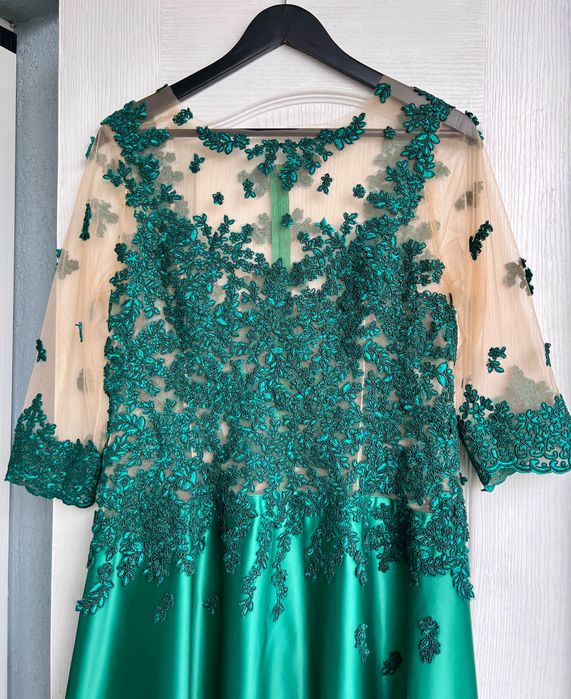 Rochie nașă verde smarald