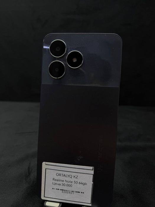 Realmi Note 50.