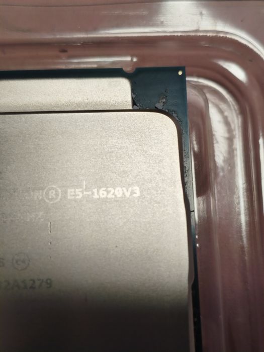 Продавам процесор Intel Xeon E5-1620 v3.