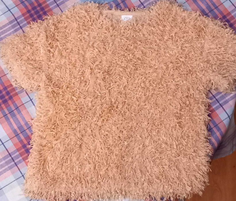 Футболка (фирма ZARA) в отличном состоянии на 11-12 лет, рост 152