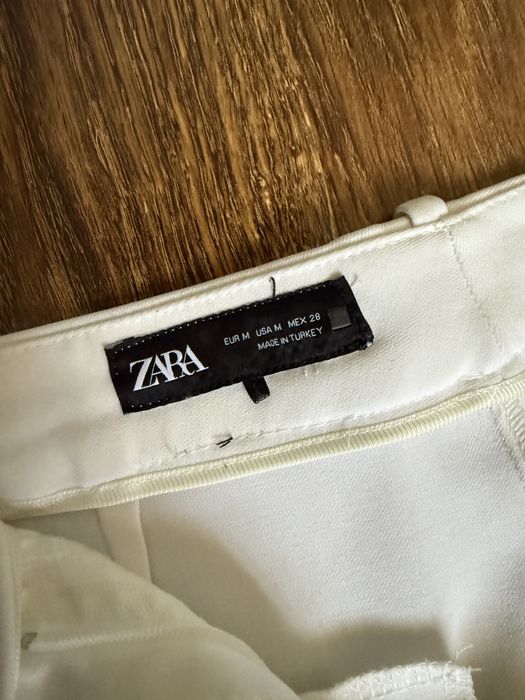 Белые женские брюки Zara