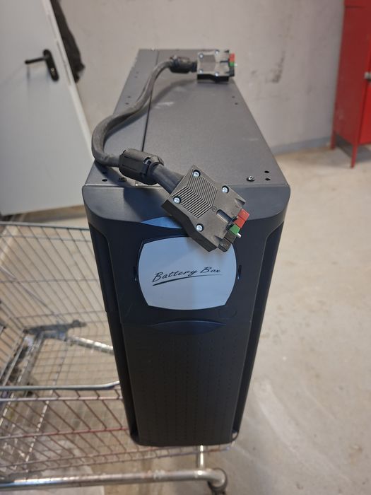 Battery Box/ Modul extern de bateri  UPS Cablu original de conexiune