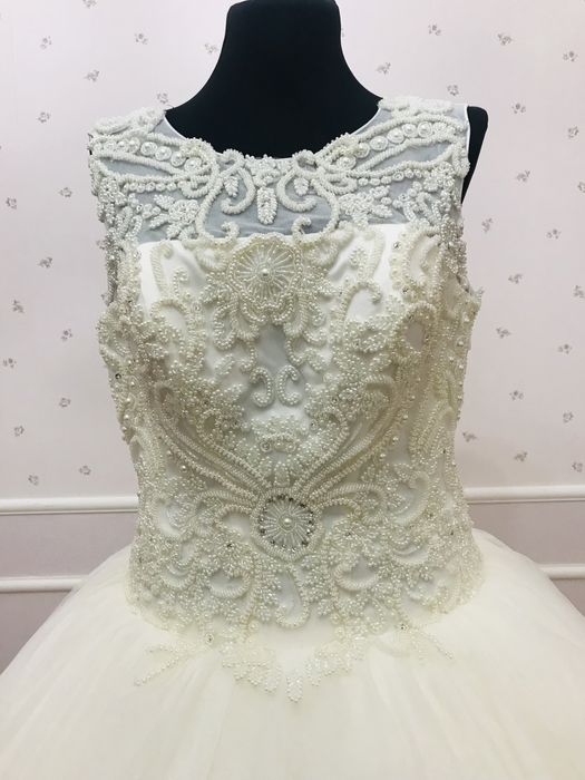 Шикарное свадебное платье