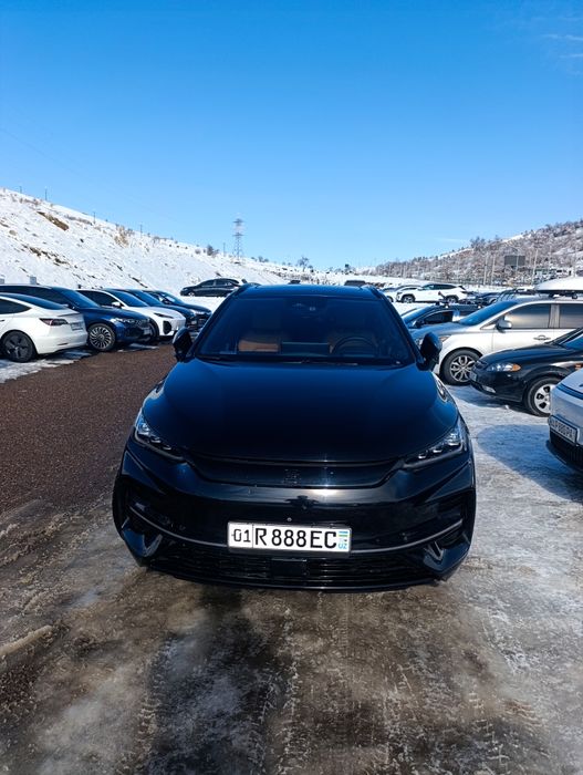 Услуги трансфера на премиальном кроссовере.