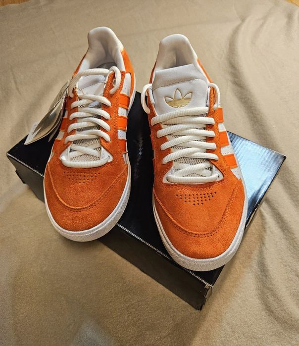 Adidasi barbat Adidas, portocalii, Tyshawn