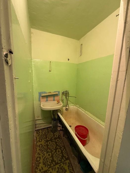 Продам 2 ком квартиру на 4 этаже