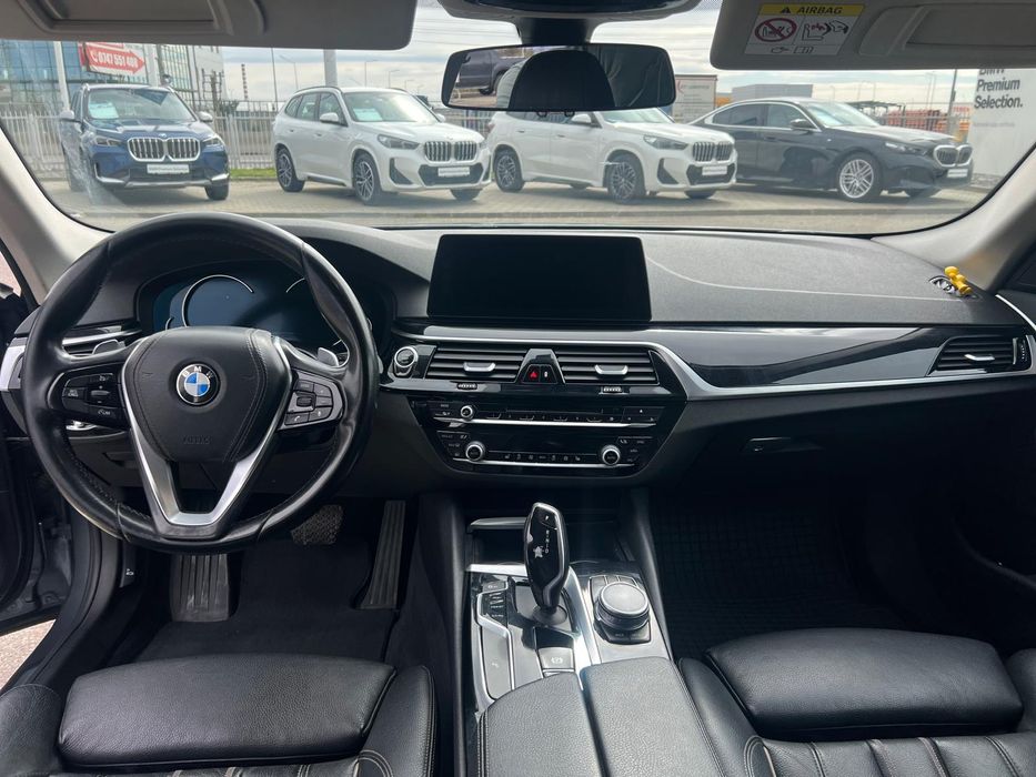 BMW Seria 5  520d  G30