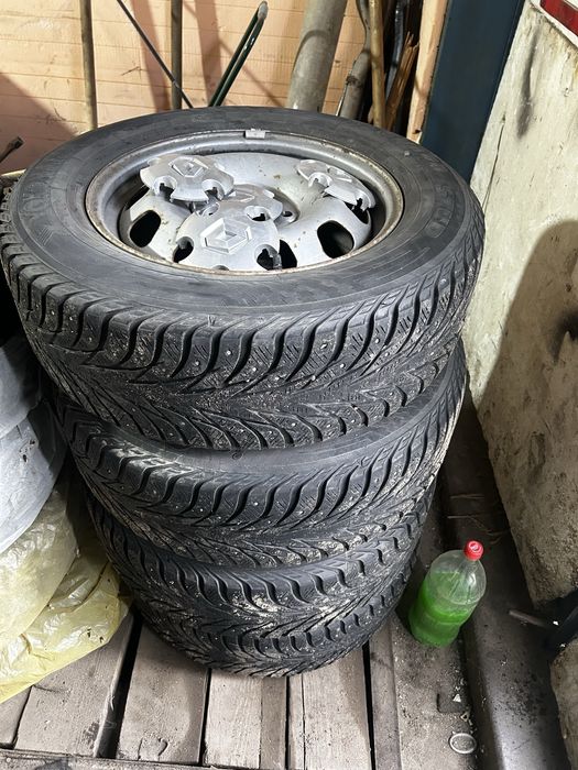 Продам диски с резиной Р16 рено дастер
