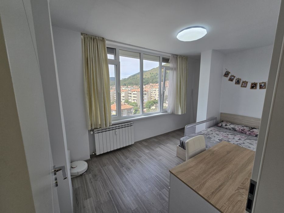 Продава се Тристаен апартамент в Сливен, Център - 70 кв.м за 2143 €/кв.м - Снимка #13