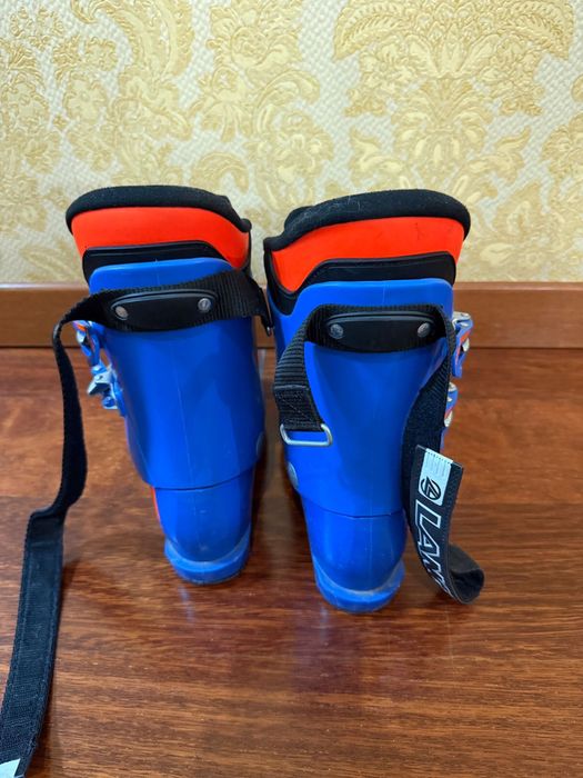 Продам детские горнолыжные ботинки