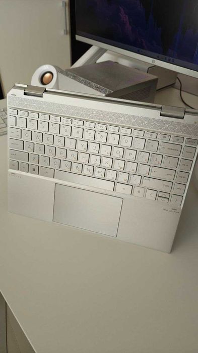 лаптоп HP spectre x360 14" silver, i7-1195G7, 500gb SSD, 16 RAM