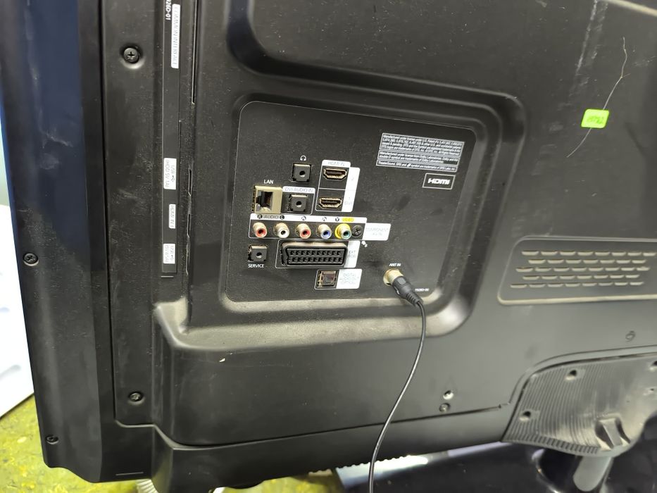 Телевизор Samsung UE46EH5450 - 46 инча смарт тв.